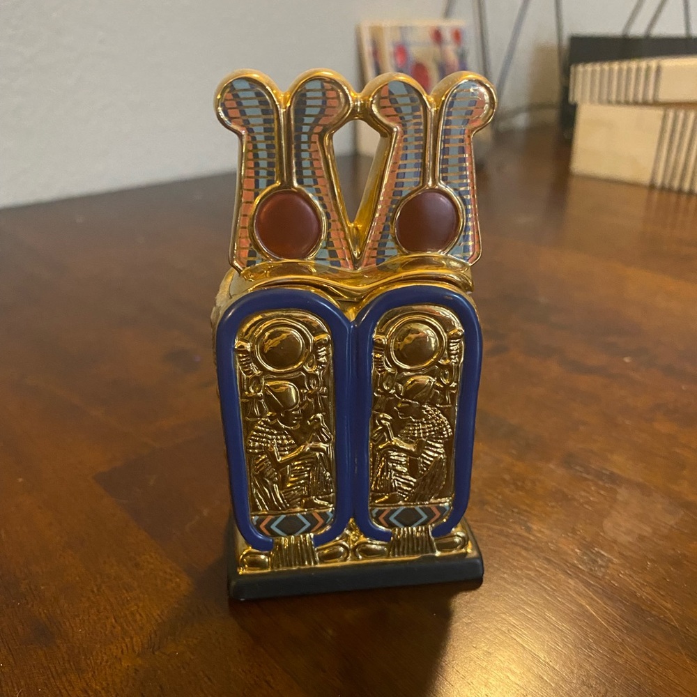 The Franklin Mint "Cartouche-Shaped Box" - Picture 2 of 5
